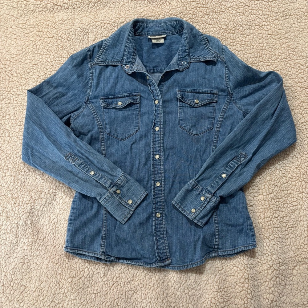 Y2K Faded Glory Stretch Denim Button Up Shirt in Light Blue